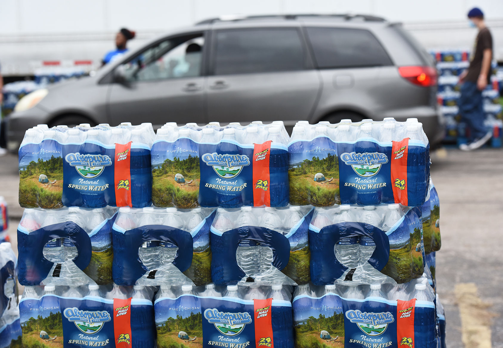 211016-HP-bh-water-volunteers6-photo.jpg